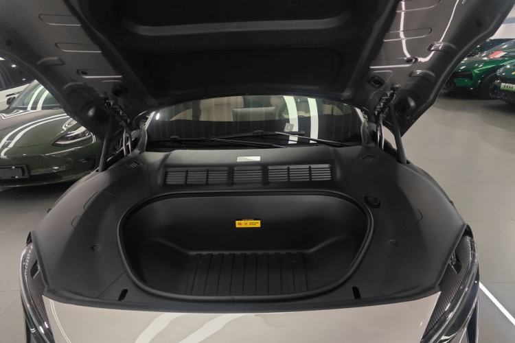 Used  YU7 2025 Ultra-Long Range High-Performance All-Wheel-Drive Max Edition
