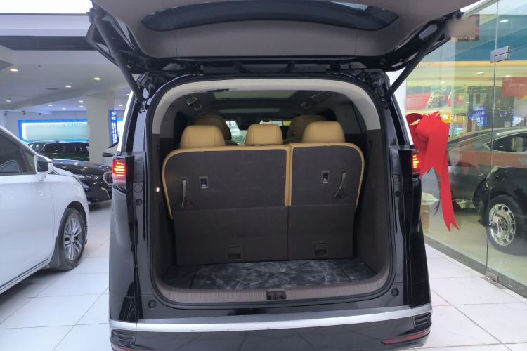 Used Denza D9 2022 EV 600 Four-Wheel Drive Prestige Model
