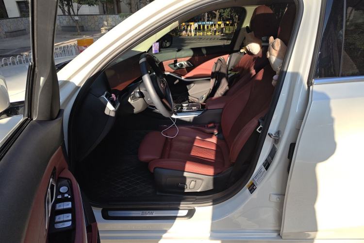 Used BMW i3 2024 eDrive 35 L
