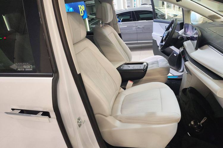 Used Buick GL8 New Energy 2024 Lu Zun Deluxe Edition 7-Seater
