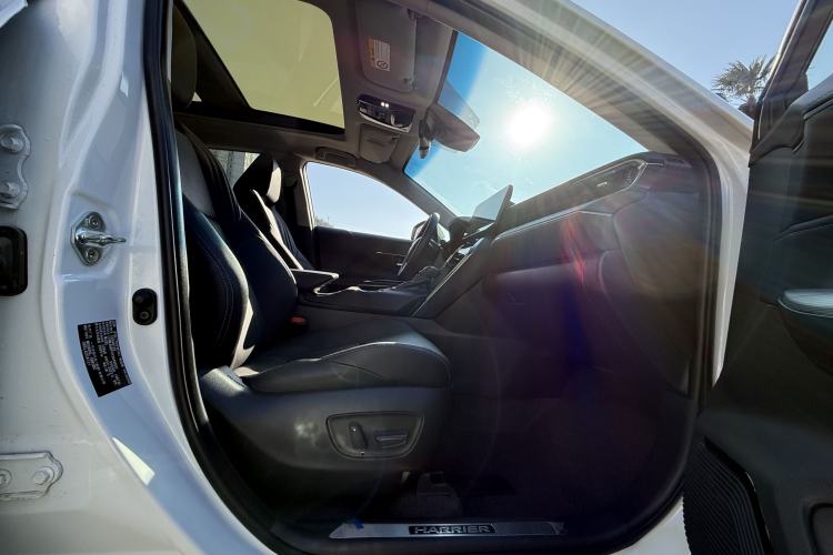 Used Toyota Harrier 2023 2.0L CVT Two-Wheel Drive Deluxe Edition
