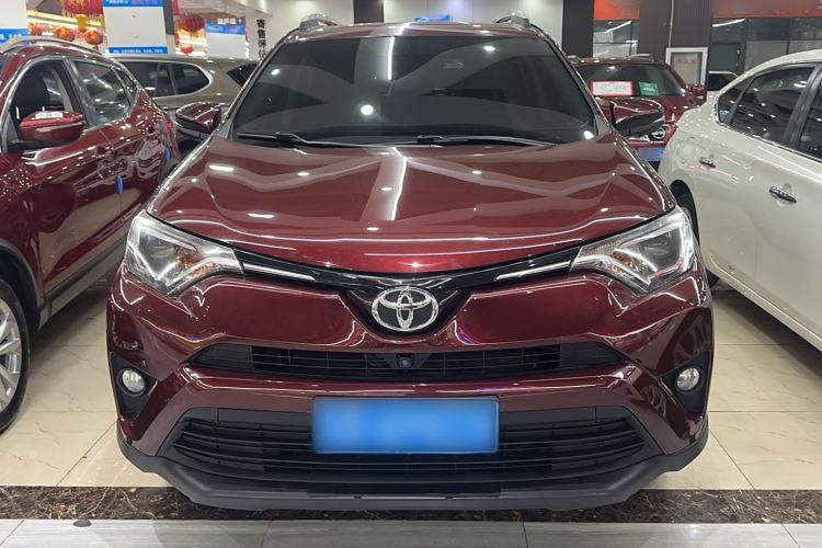 Used Toyota RAV4 2016 2.0L CVT Two-Wheel Drive Fashion Edition China V Standard
