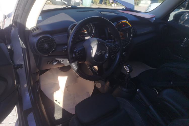Used  MINI 2016 1.5T COOPER
