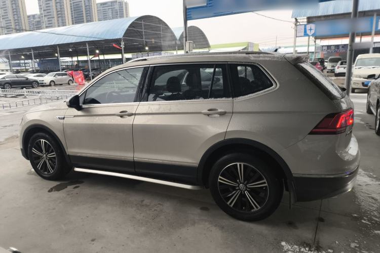 Used Volkswagen Tiguan L 2017 380TSI Automatic All-Wheel-Drive Luxury Edition
