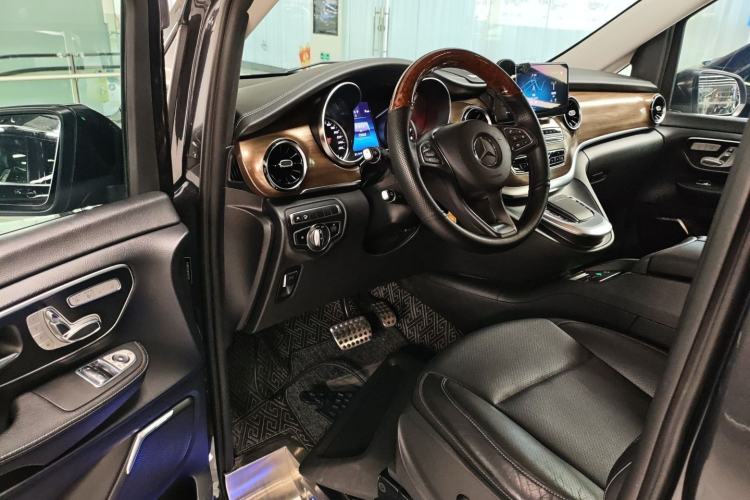 Used Mercedes-Benz V-Class 2020 V 260 L Long-wheelbase Luxury Edition