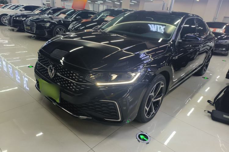 Used Volkswagen Passat 2024 380TSI Starry Dragon Edition
