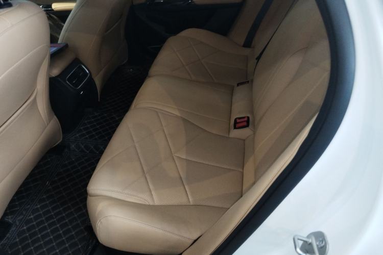 Used  L6 2023 60km PLUS
