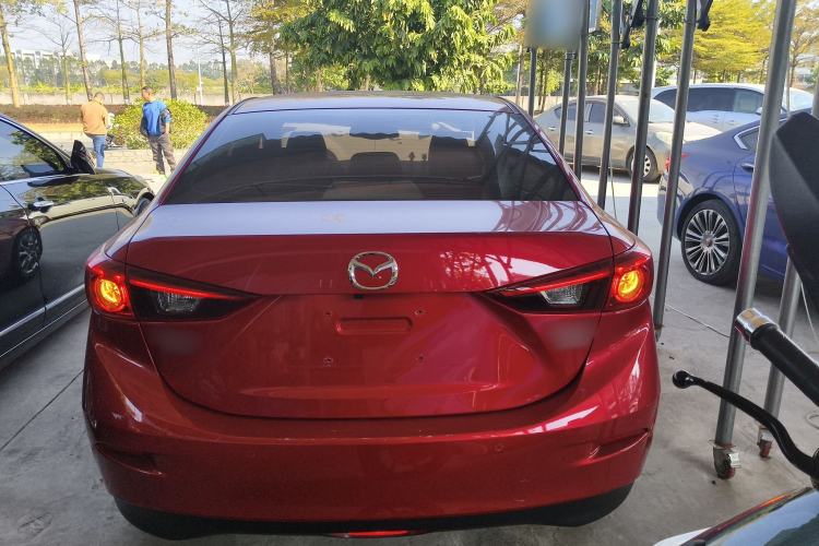 Used Mazda Mazda 3 Axela 2019 Cloud-Controlled Sedan 1.5L Automatic Luxury Model China VI Standard
