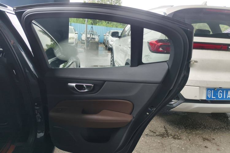 Used Volvo S60 2021 T4 Zhiyi Luxury Edition
