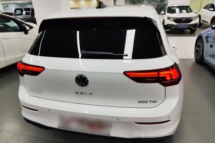 Used Volkswagen Golf 2025 Facelifted 300TSI Pro
