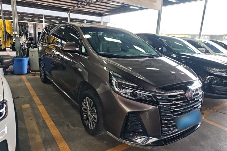 Used Buick GL8 2023 Land Executive Class Comfort Model
