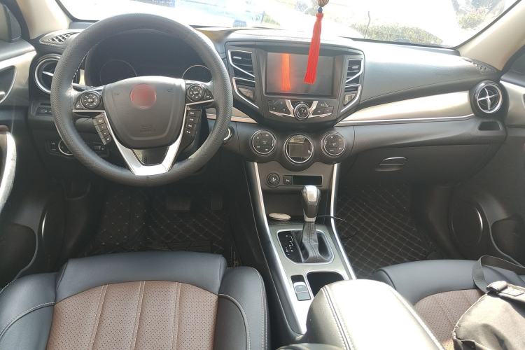 Used BYD Song 2017 Gaishe Upgrade Edition 1.5TID Automatic Elite Model
