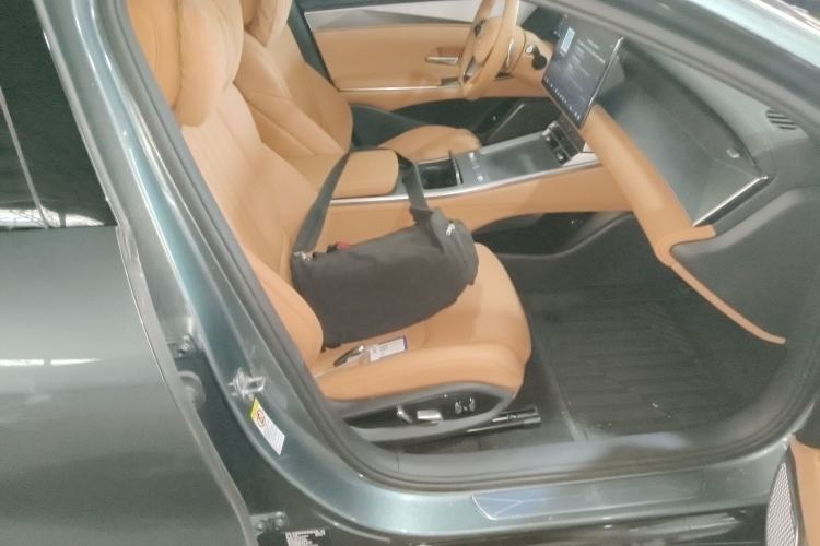 Used BYD Han L 2025 EV 701KM LiDAR Deluxe Edition
