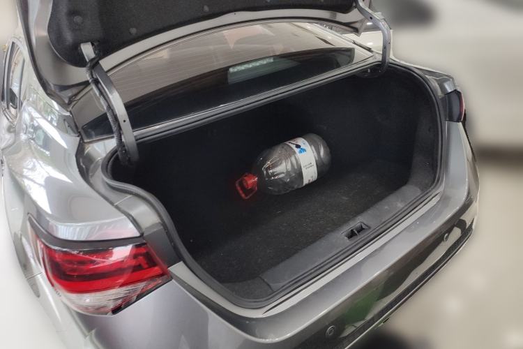 Used Nissan Sylphy 2022 All-Electric e-POWER Version with Large Display
