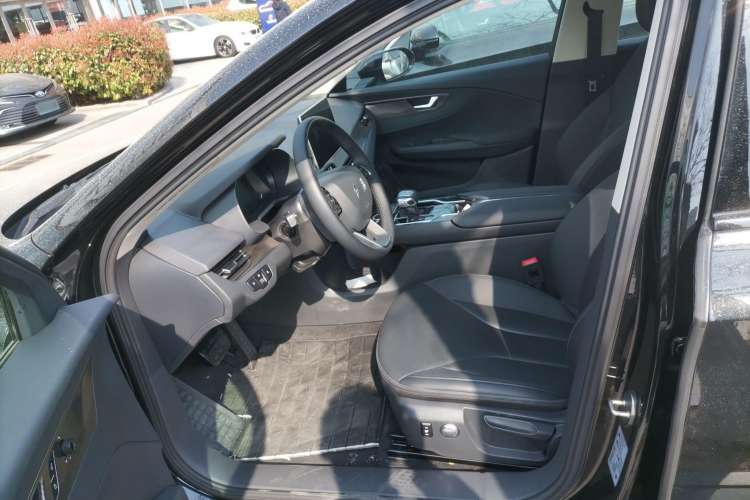 Used Hongqi E-QM5 2023 Revised Version Basic Travel Edition
