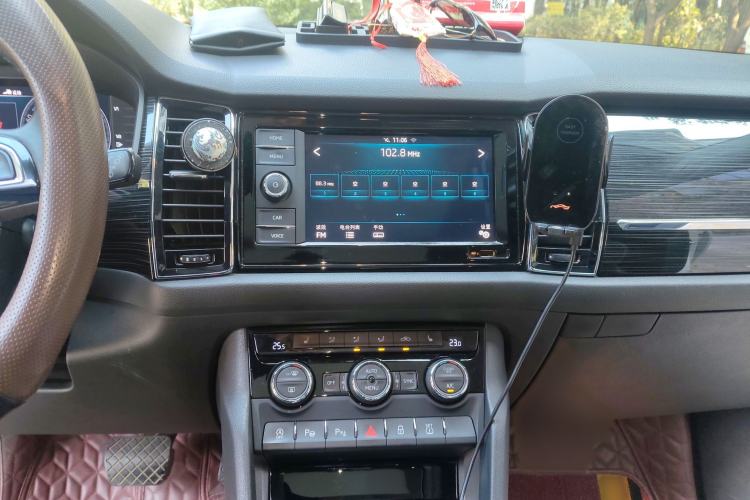 Used Skoda Kodiaq 2019 Facelifted TSI330 7-Seater Two-Wheel-Drive Luxury Enjoyment Edition China VI Standard
