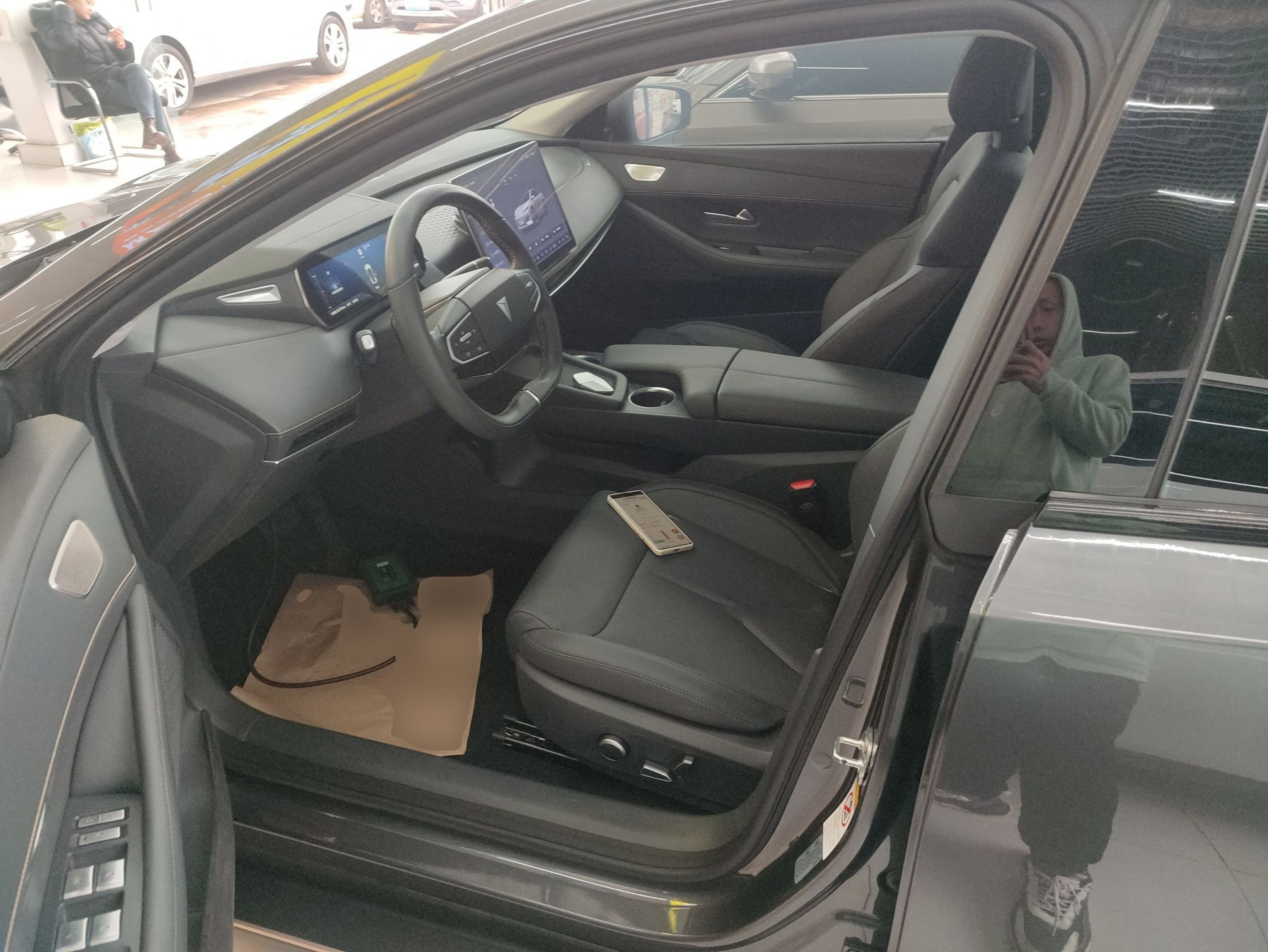 Переднее сиденье в автомобиле