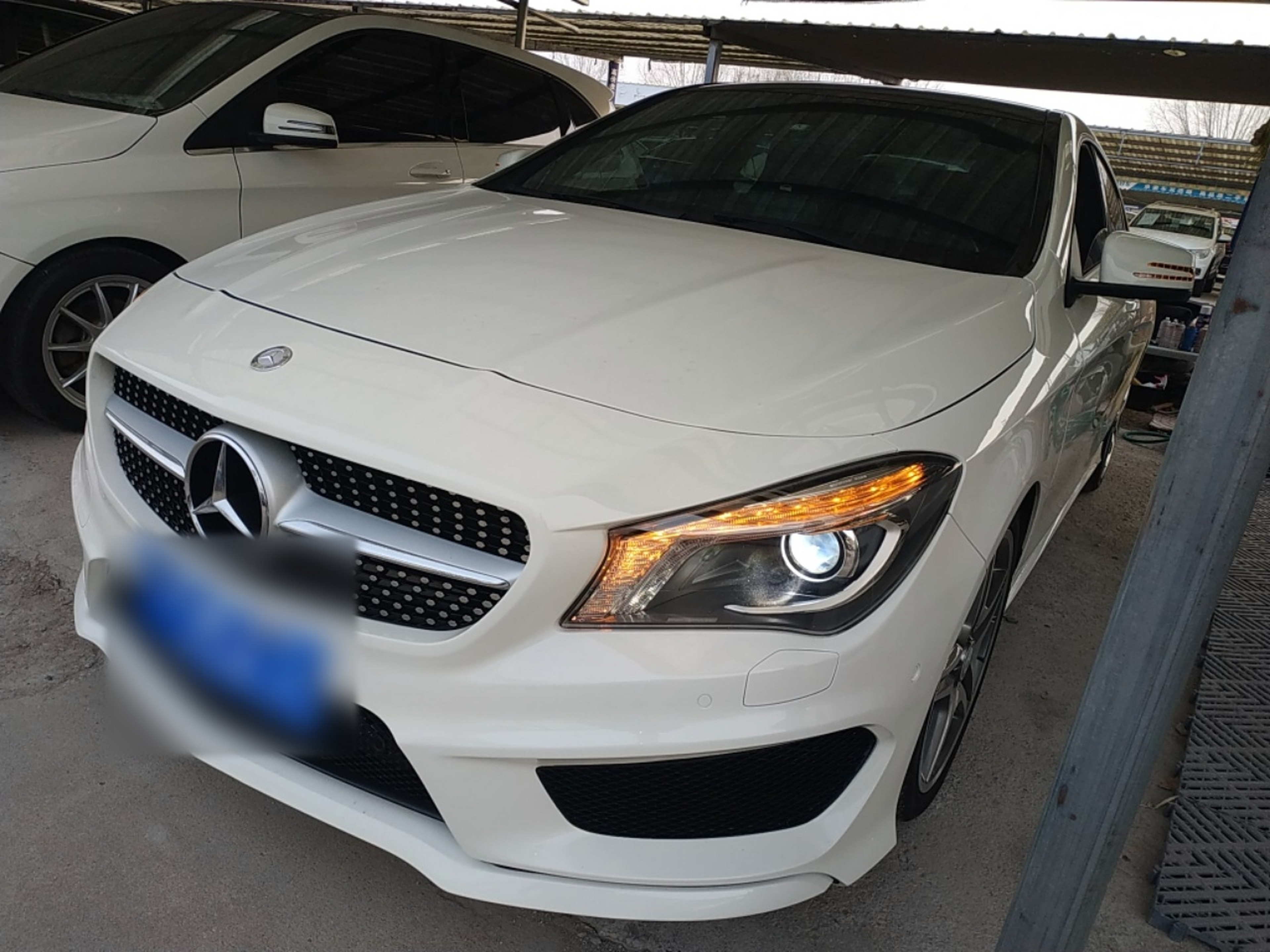 Под передней частью автомобиля