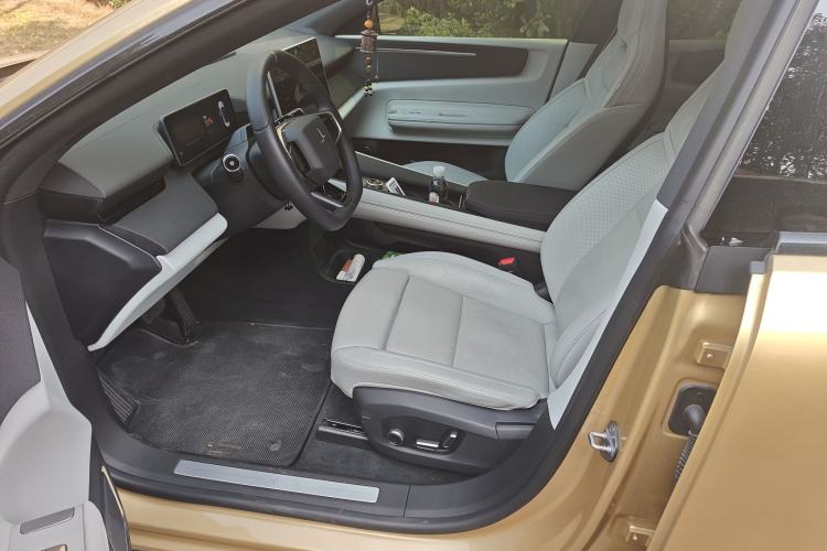 Used Polestar 4 2024 Single-Motor Standard Range PLUS Dual-Star Connectivity Edition