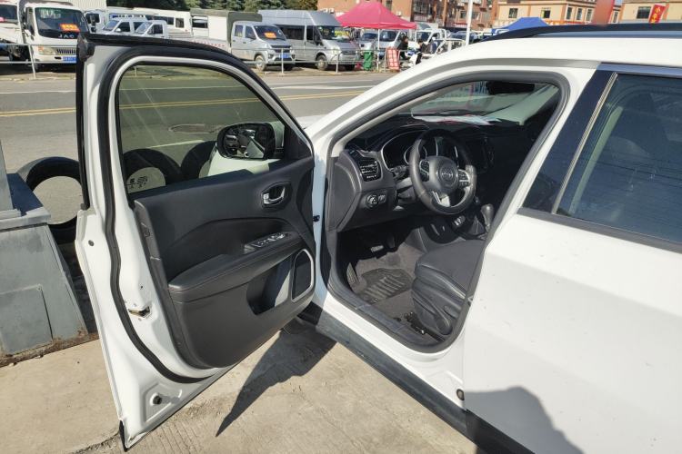 Used  Compass 2019 220T Automatic Family Edition
