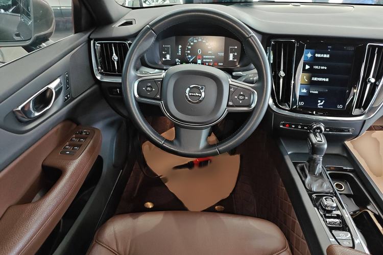 Used Volvo S60 2020 T4 Zhiyi Luxury Edition
