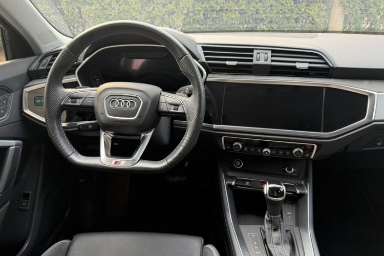 Used Audi Q3 2023 40 TFSI Fashion Dynamic Model