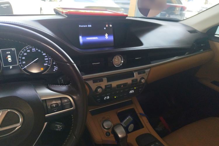 Used Lexus ES 2016 200 Midnight Special Limited Edition
