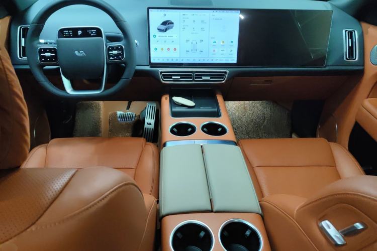 Used Li Auto L8 2023 Air model
