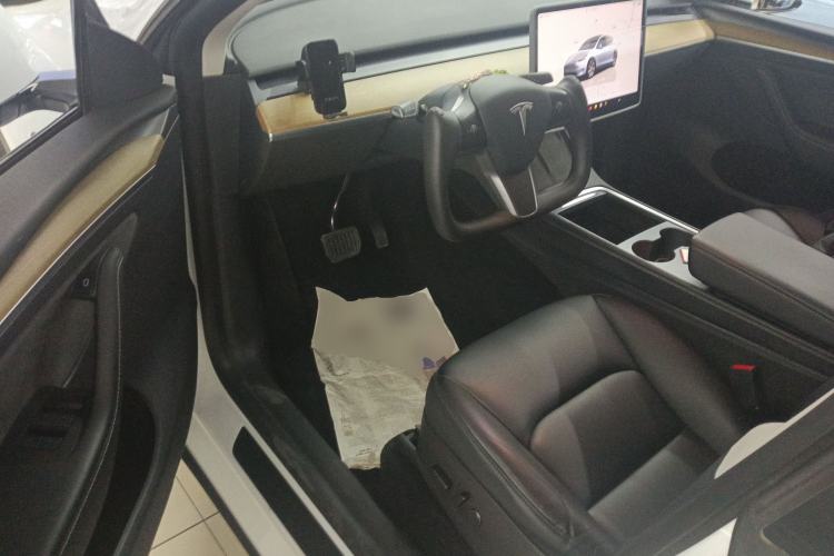 Used Tesla Model Y 2022 Rear-Wheel-Drive Version
