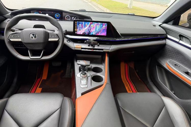 Used Changan UNI-V 2022 1.5T Prestige Version
