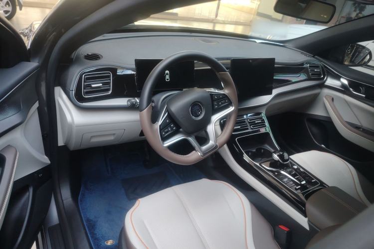 Used BYD Qin PLUS 2023 Champion Edition EV 420KM Leading Model