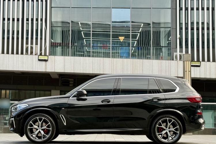 Used BMW X5 2022 xDrive 40Li M Sport Package
