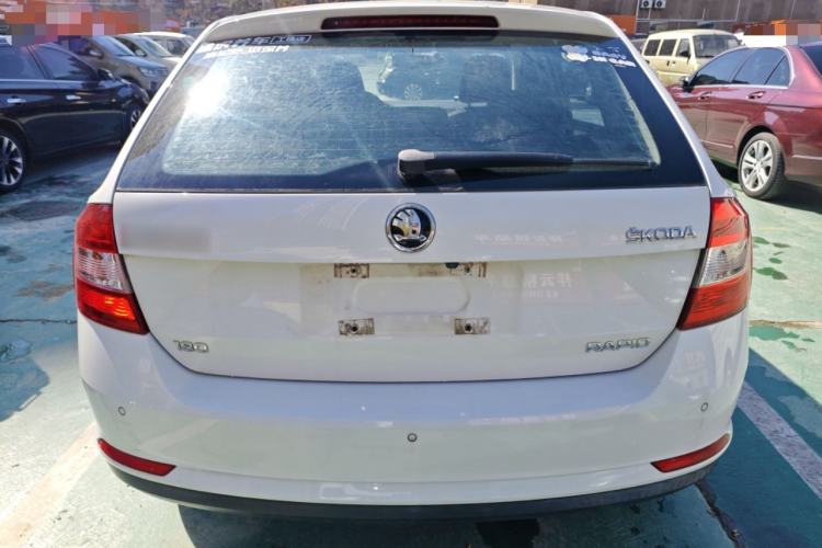Used Skoda Rapid Spaceback 2016 Revised 1.6L Automatic Chuanxing Version
