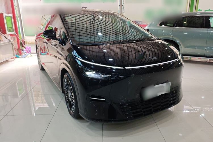 Used XPeng X9 2025 740 Ultra-Long Range Max
