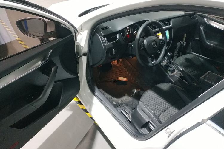 Used Skoda Octavia 2019 1.5L Automatic Smart Drive Luxury Edition China V Standard