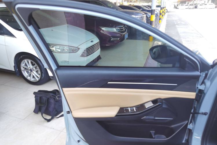 Used  L6 2023 125km MAX
