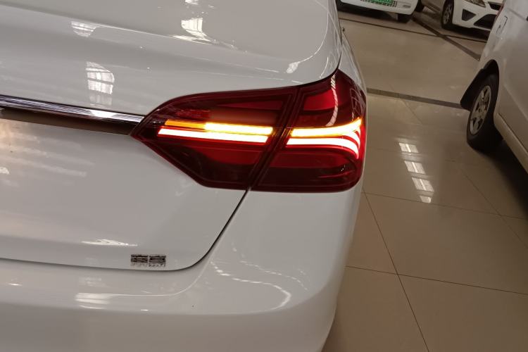 Used Geely Auto Emgrand 2019 Leading Edition 1.5L CVT Luxury Model China VI Standard
