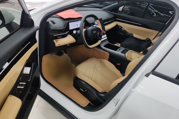 Used  L6 2024 125km PLUS Dragon Edition
