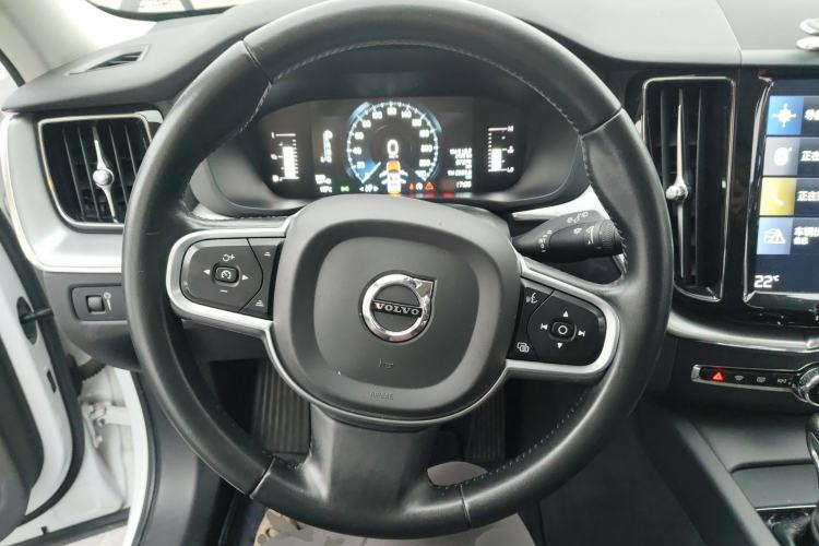 Used Volvo XC60 2019 T5 4x4 Smart Edition China VI Standard