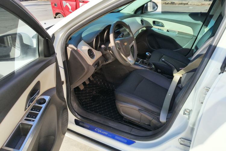 Used Chevrolet Cruze 2015 1.5L Classic SL MT
