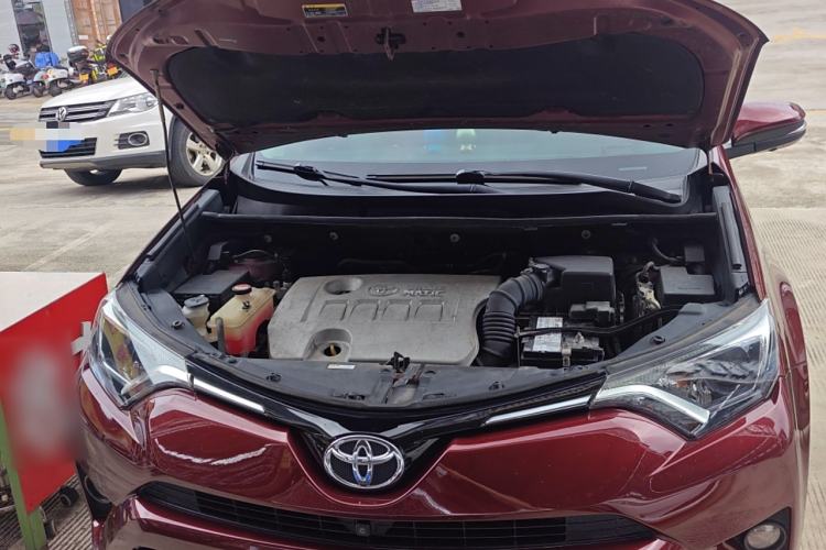 Used Toyota RAV4 2016 2.0L CVT Two-Wheel Drive Fashion Edition China V Standard
