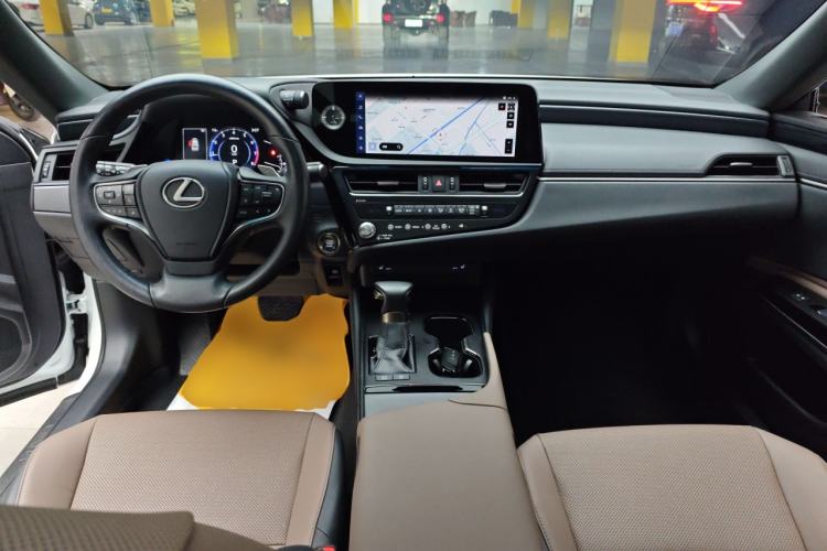 Used Lexus ES 2022 200 Excellence Edition
