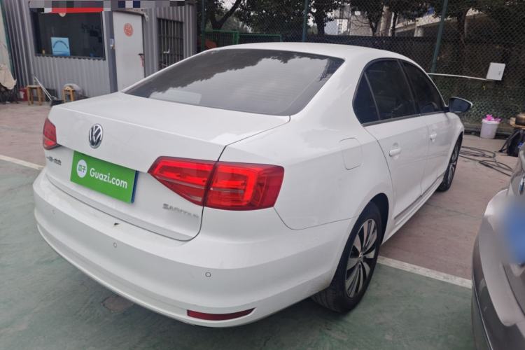 Used Volkswagen Sagitar 2017 230TSI Automatic Comfort Version
