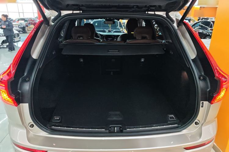 Used Volvo XC60 2023 B5 4x4 Smart Luxury Edition
