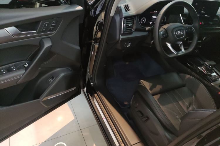 Used Audi Q5L 2022 Updated 45T Luxury Dynamic Version
