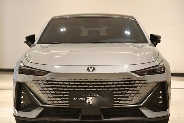 Used Changan UNI-V 2022 1.5T Prestige Version