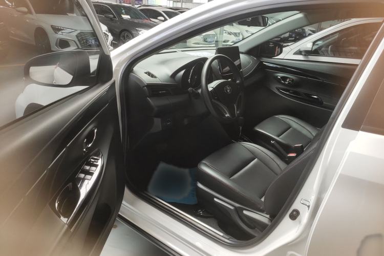 Used Toyota YARiS L 2022 X-Trail 1.5L CVT Luxury PLUS Edition
