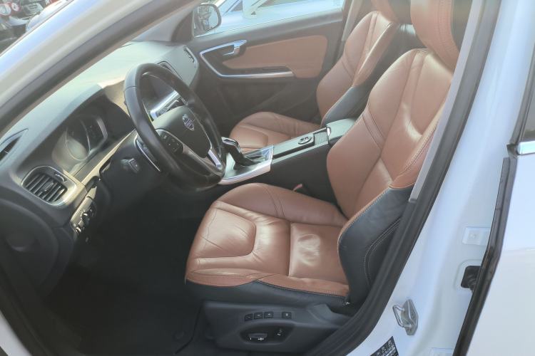 Used Volvo V60 2014 Restyled T5 Zhiya Edition