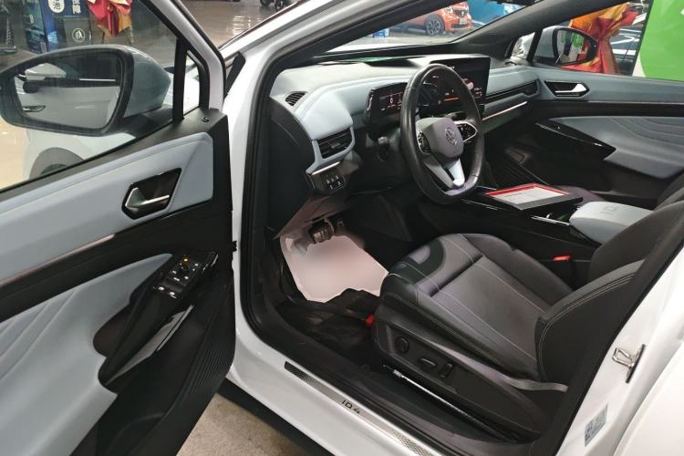 Used Volkswagen ID.4 X 2023 Pure Long-Range Version