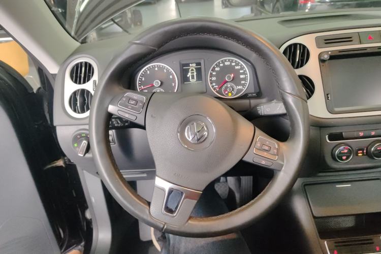 Used Volkswagen Tiguan 2015 1.8TSI Manual Two-Wheel-Drive Limited Edition
